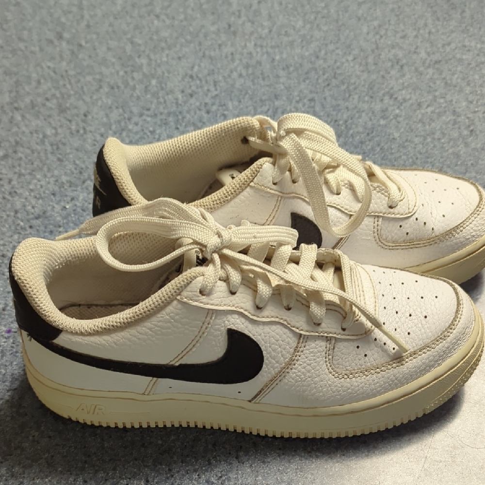 Nike Kids Air Force 1 Youth Sneakers Size 4Y
